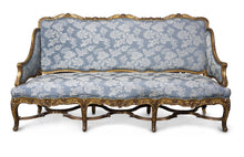 Load image into Gallery viewer, A 18th Century Serpentine Fronted Venetian Giltwood Divano