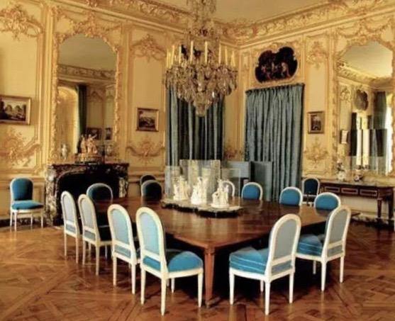 Fine Classic Antique Furniture of 18th Century French Regency Furniture