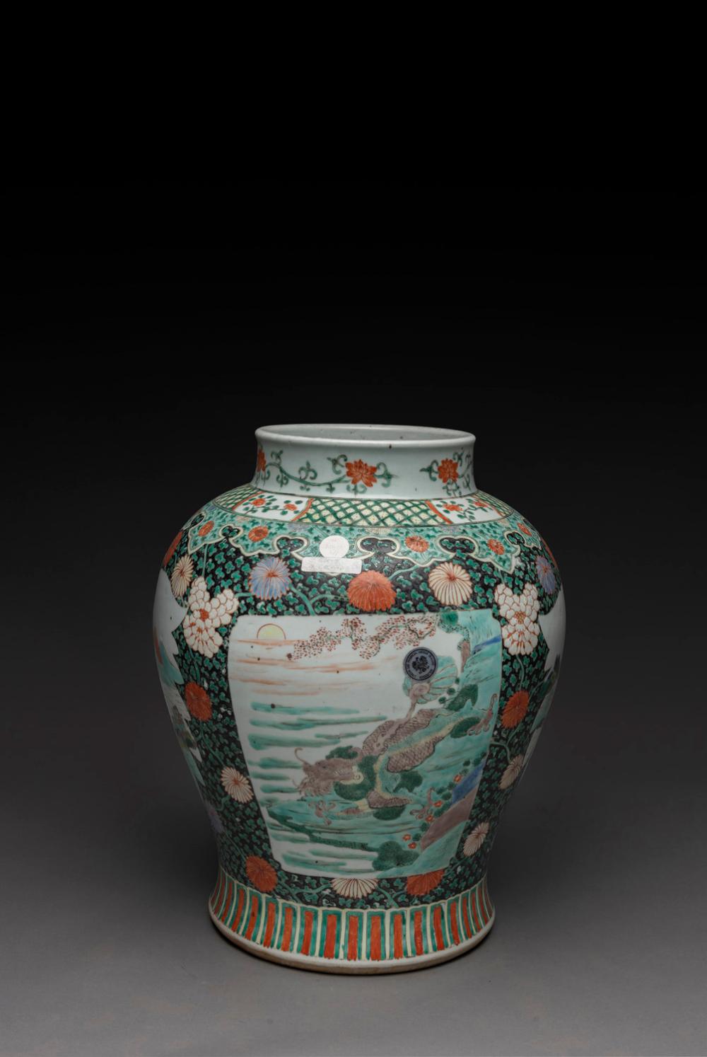 A CHINESE LARGE FAMILLE-VERTE WUCAI VASE, QING DYNASTY