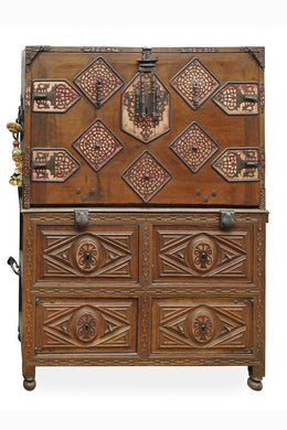 17 世纪西班牙胡桃木柜