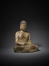 Load image into Gallery viewer, A LARGE CARVED WOODEN FIGURE OF BUDDHA, MING DYNASTY （1368-1644） - Fine Classic Antiques