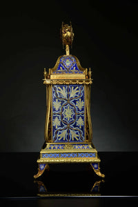 A GEM INlAID GILT BRONZE ENAMEL FLORAL CLOCK, QING DYNASTY (1636-1912)