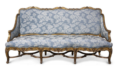 A 18th Century Serpentine Fronted Venetian Giltwood Divano