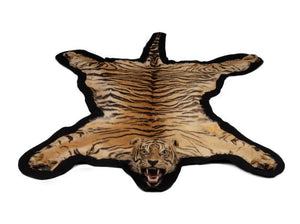 A TAXIDERMY TIGER SKIN RUG WITH FULLY TAXIDERMIED HEAD AND GLASS EYES - Fine Classic Antiques
