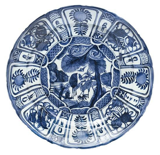 A BLUE AND WHITE KRAAK DISH, MING DYNASTY, WANLI PERIOD