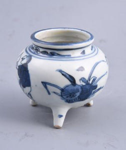 A CHINESE BLUE AND WHITE INCENSE BURNER, TIANQI OR CHONGZHEN PERIOD, MING DYNASTY