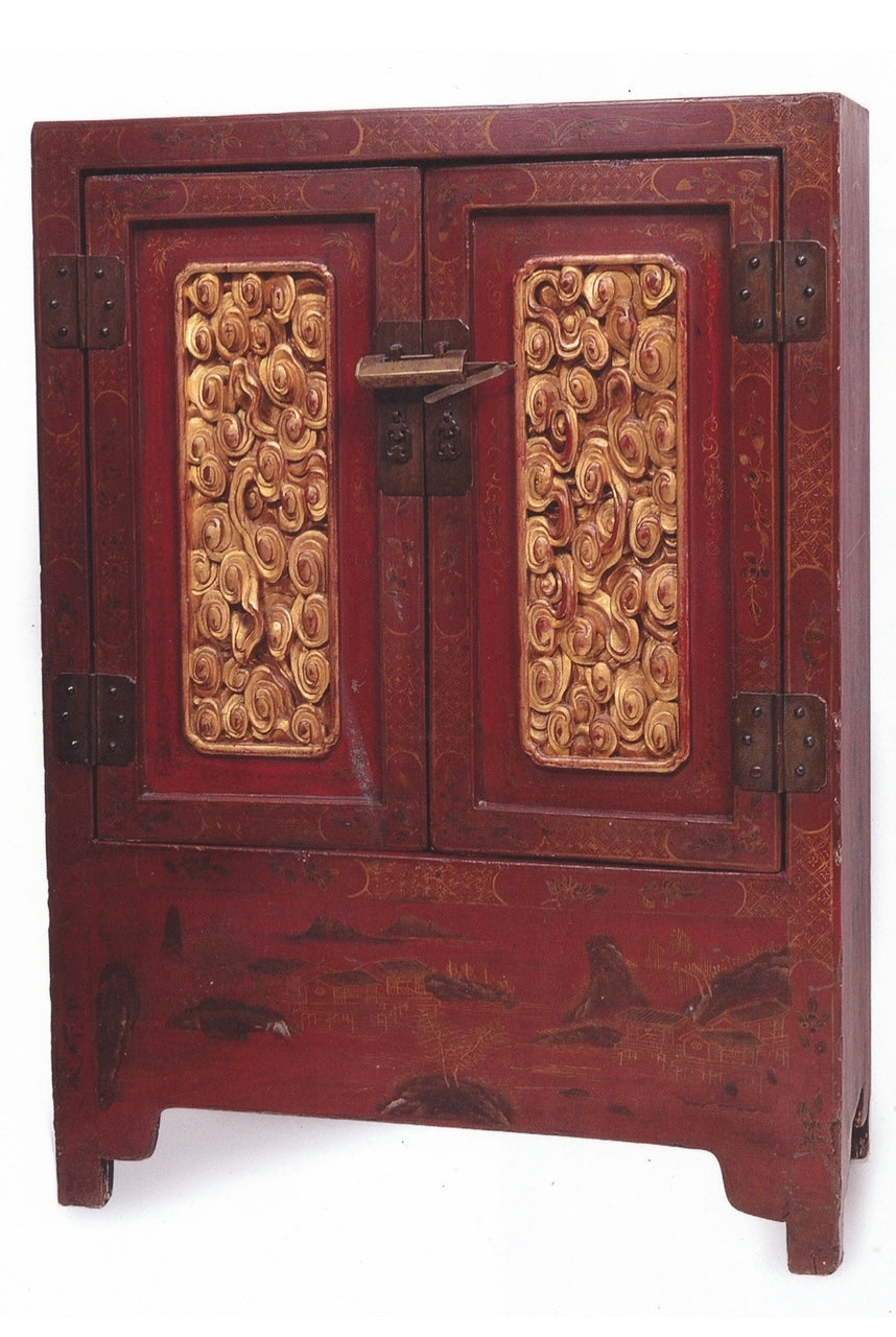 A Pair of Chinese Gilded and Lacquered Cabinets, Qing Dynasty